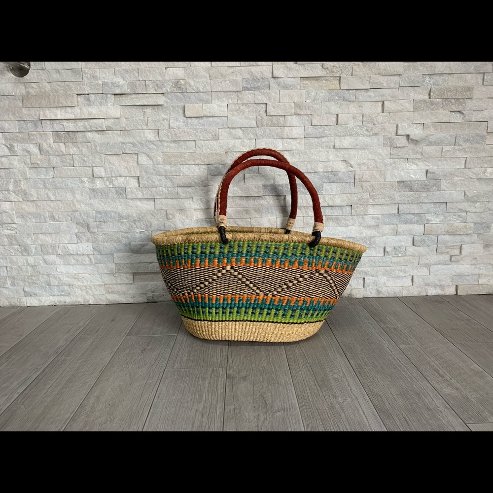 Handmade Straw Baskets - Picture 2 of 6